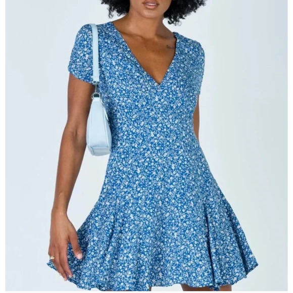 Princess Polly Dresses & Skirts - Princess Polly Sting Sundress